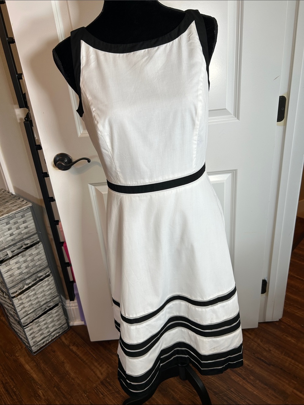 Ann Taylor White and Black Sleeveless Fit-and-Flare Dress
